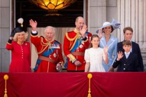 Regno Unito, il 55% vuole ancora la monarchia ma è il dato più basso degli ultimi 33 anni