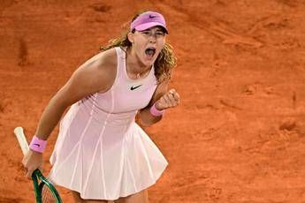 Roland Garros, la russa Andreeva è la prima finalista: nessuna stretta di mano con l’ucraina Kostyuk