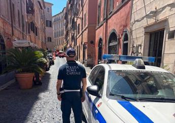 Roma, esplosione in casa in centro storico: un ferito