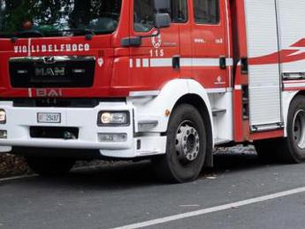 Roma, incendio a Fidene-Nuovo Salario: circolazione treni interrotta su linea Fl1 Orte-Fiumicino aeroporto