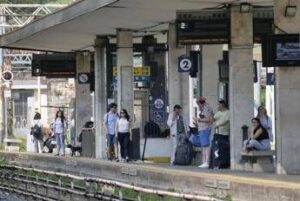 Sciopero treni 11 giugno, confermano stop dei sindacati base: circolazione ferroviaria a rischio