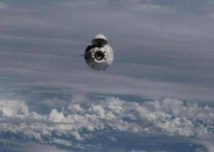 Sospesi lavori riparazione, Nasa ordina agli astronauti ritorno a bordo dell’Iss