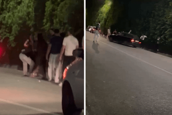 Taormina, auto a tutta velocità su giovani fuori da una discoteca – Il video