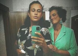 Uccide moglie e figlio a fucilate, il post del ragazzo: “Per mio padre meglio morto che gay”