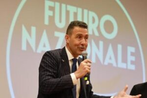 Vannacci: “Italia agli italiani. Centrodestra con noi o con von der Leyen?”