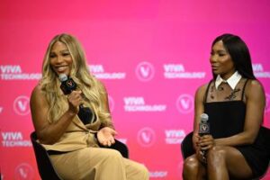 Wimbledon, le sorelle Williams tornano insieme in doppio
