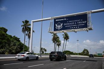 Da ponti e autostrade all’aeroporto di Palm Beach, Trump conquista la toponomastica Usa