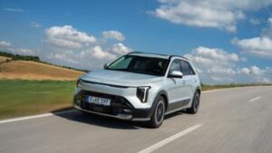 Kia rinnova Niro, il CUV ibrido punta su efficienza, tecnologia e sicurezza