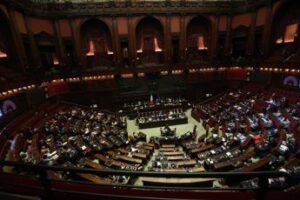 Legge elettorale, intesa sul voto dei fuorisede ma nodi restano nel centrodestra. FdI: “In aula mai divisi”