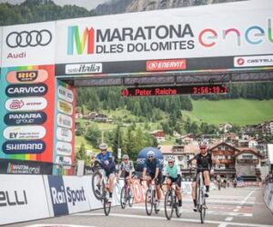 Maratona dles Dolomites Enel, sport e sostenibilità pedalano insieme tra le vette delle Dolomiti
