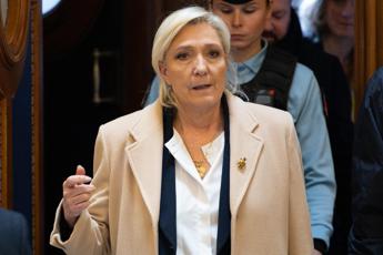 Marine Le Pen alla sbarra il 7 luglio, il futuro presidenziale: “Combatterò per le mie idee”