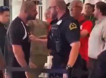 Mondiali, Egitto arriva a Dallas: ‘rissa’ con polizia all’aeroporto