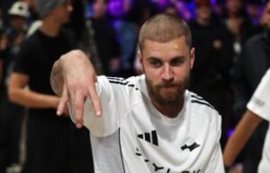 Mondiali, anche Justin Bieber tra le superstar dell’half-time show della finale