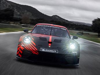 Porsche 911 GT4 R: la nuova protagonista delle competizioni GT4