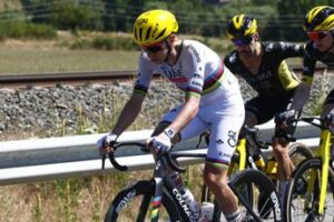 Tour de France, Pogacar vince la terza tappa e conquista la maglia gialla