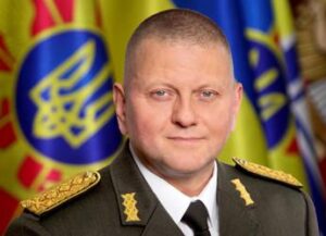 Ucraina, Zaluzhnyi annuncia a Zelensky l’intenzione di candidarsi alle presidenziali