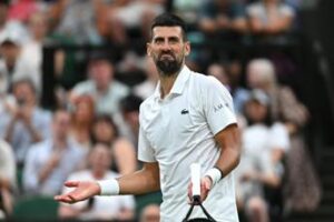 “Vai Nole, puoi battere Sinner”. E Djokovic se la ride: “Magari dieci anni fa”