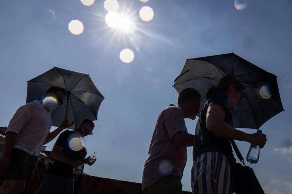 Crisi climatica e caldo record, Lancet: “È un’emergenza sanitaria globale, 710mila morti nel 2023”