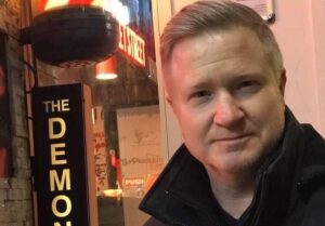 Kevin Bleyer, lo sceneggiatore di ‘The Daily Show’ morto a 54 anni in un incidente stradale