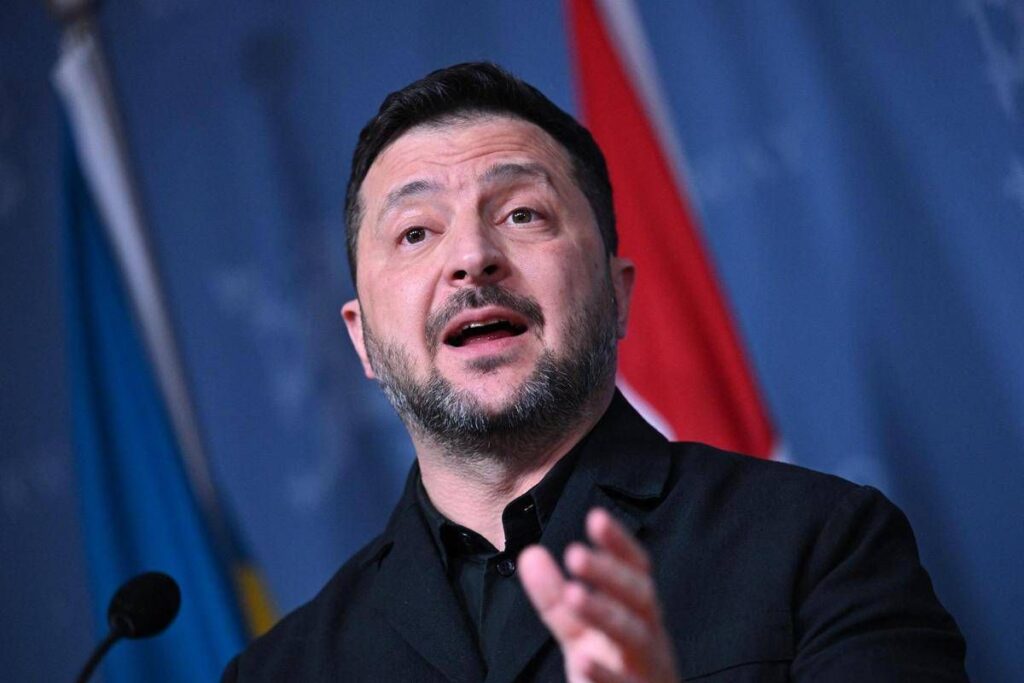 Ucraina, Zelensky: “Missili russi ancora contro Kiev, Usa bloccano fornitura di Patriot”